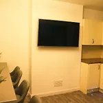 Beautiful 3 Bedroom House Coventry